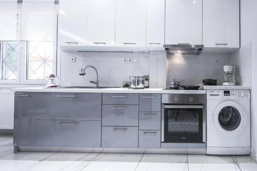 Modern Fully-Equipped House, 5 Min Walk From Metro Villa Athens Exterior photo